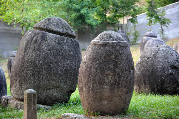 The stupas date from the late Koryo Dynasty (13-14th C.)