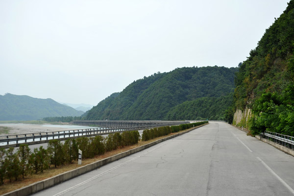Driving on the highway back to Pyongyang