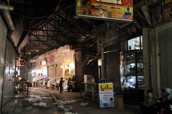 Erbil Bazar at night, nearing closing time