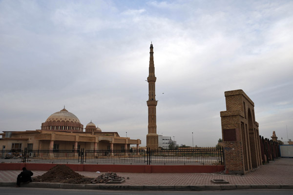 Large mosque in southwestern Erbil between the University and Minara Park