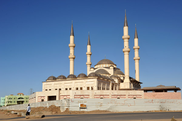 Al-Noor Mosque, still under construction but nearly complete