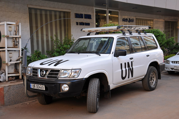 UN Land Cruiser parked in front of the Innam Hotel, Khartoum