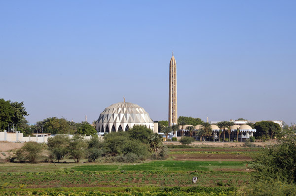 Al Nillan Mosque from White Nile Bridge