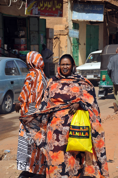 Sudanese women in colorful clothing