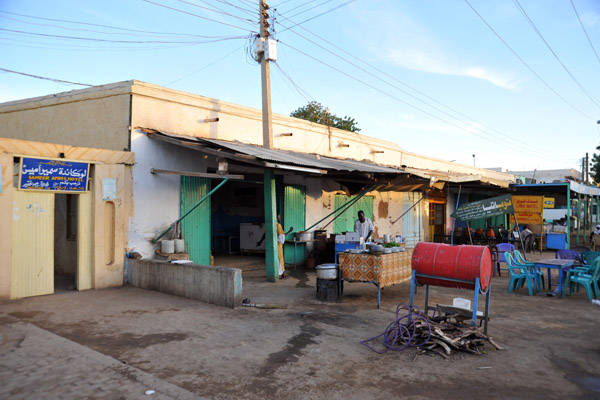 Most of the hotels in New Dongola are pretty nasty...give Sameer Amiss Hotel a miss