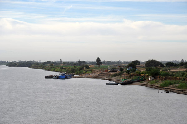 Crossing the Nile via the new bridge at Dongola