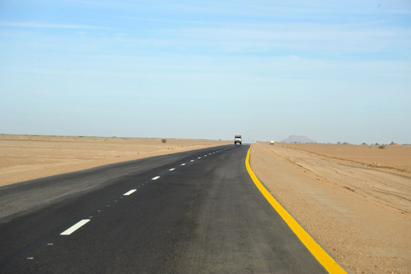 At New Dongola, the main highway switches from the West Bank to the East Bank of the Nile