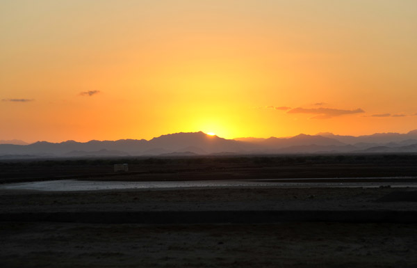 Sudan Red Sea Resort - sunset behind the mountains
