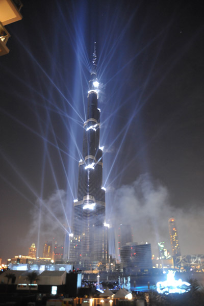 Spotlights on the tower itself join the display
