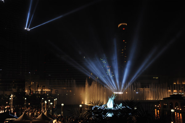 Dubai Fountain with spotlights