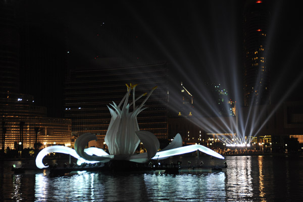 Flower sculpture in the lake beneath Burj Khalifa