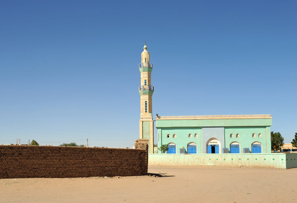 El Damer is about 10 km south of the Atbara Bridge