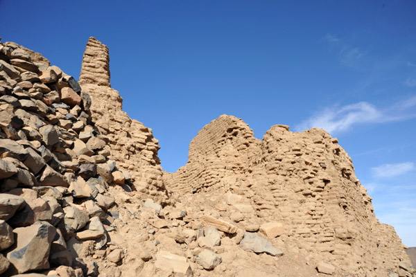Crumbling ruins of the 5th C. AD fortress at Jebel Sesi