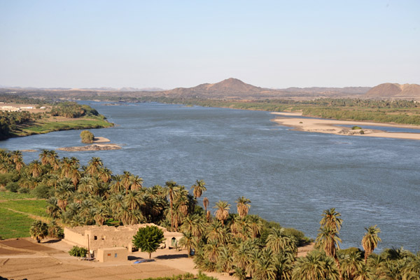 View of the Nile looking north from Jebel Sesi