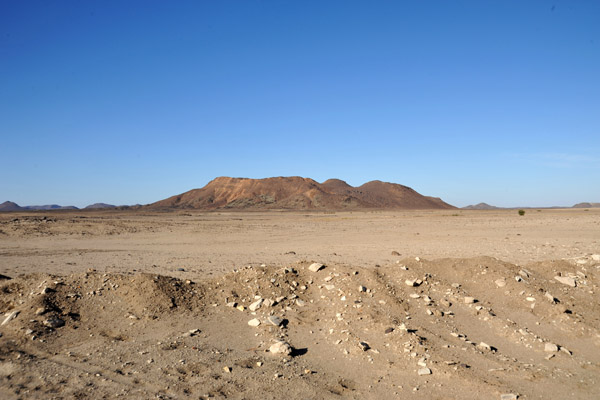 The harsh desert surrounding Sesibi