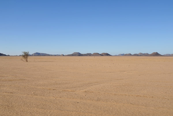 Desert northwest of Sesibi