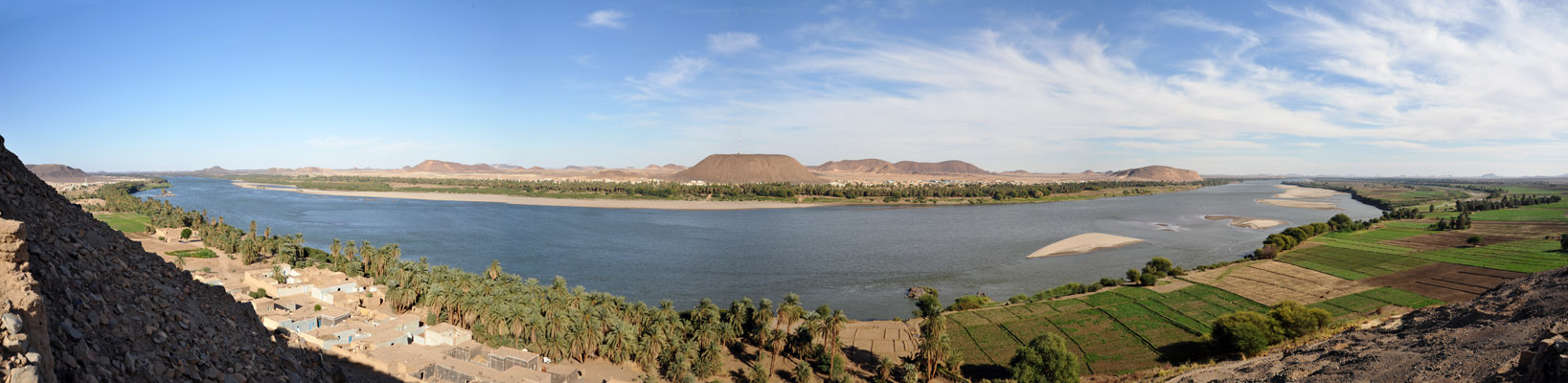 Panoramic view of the Nile from Jebel Sesi