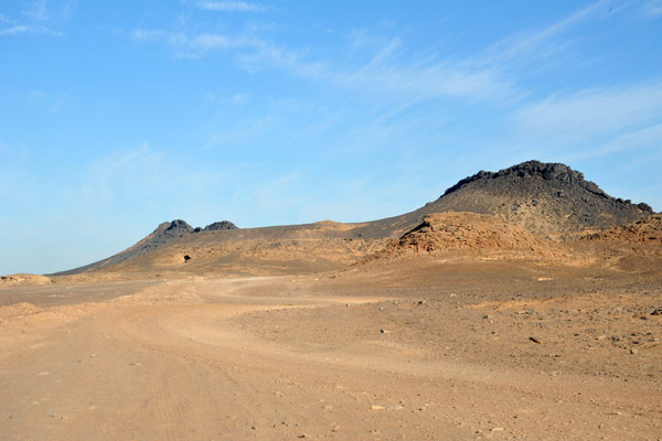 The West Bank track between Soleb and Seddenga