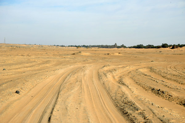 Before the nice paved road on the East Bank of the Nile, the whole drive to Wadi Halfa was on tracks like these