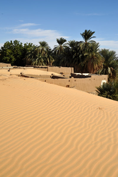 Sahara sands right up to the Nile