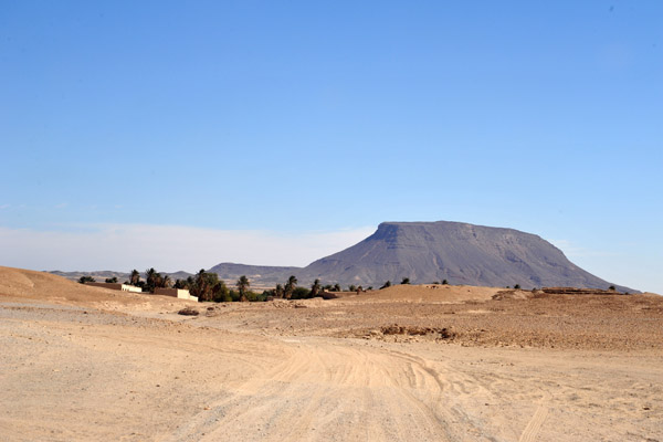 East side of Sai Island with Jebel Abri