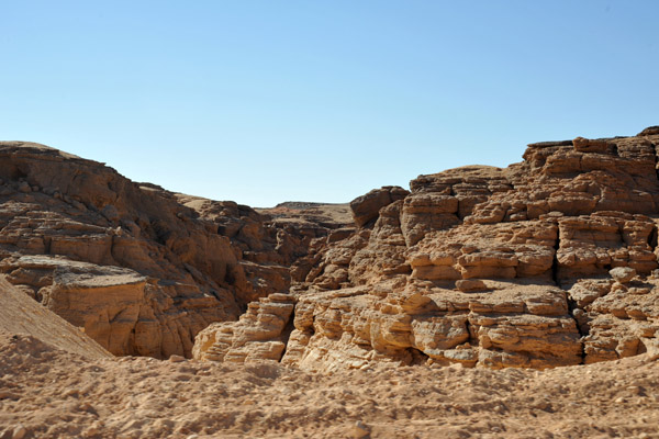 Eroded canyons along the desert road between Karima and El Kurru