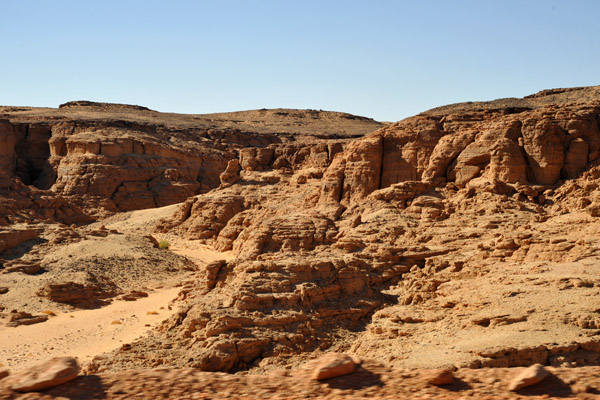 Wadi along the desert road between Karima and El Kurru