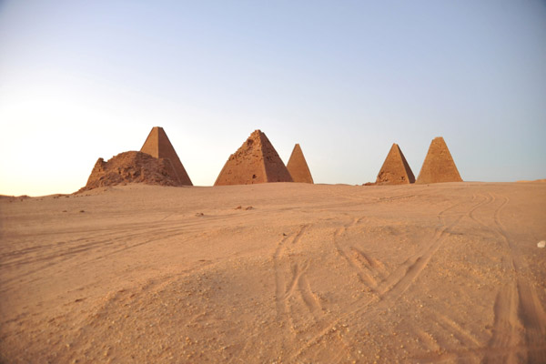 Alone with the pyramids of Karima