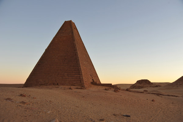 Waiting for the first rays of sunlight to strike the pyramids