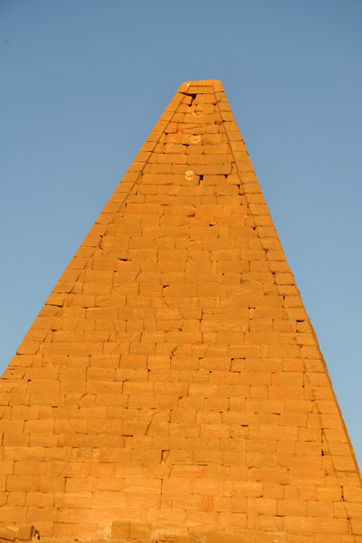 Steep-sided pyramid, Barkal