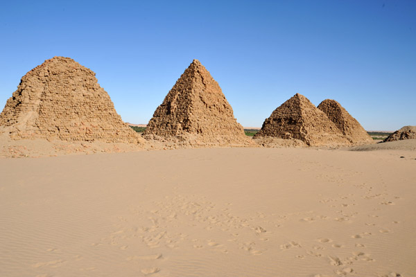 The main line at Nuri has ten pyramids