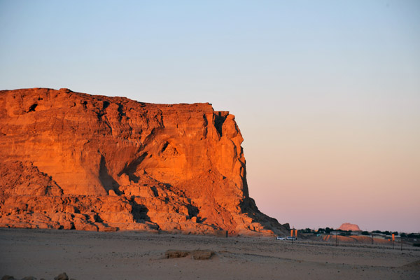 Southern half of the western face of Jebel Barkal near sunset