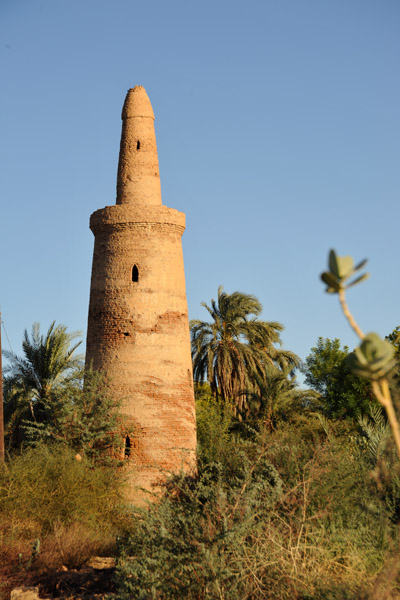 Ancient minaret (Dahaseer)