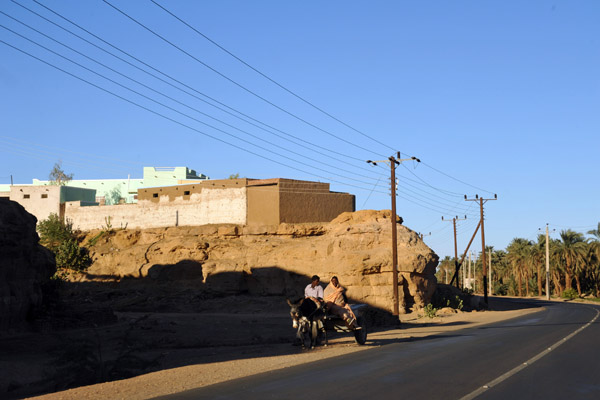 The east bank road between El Kurru and Karima