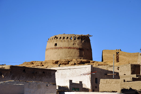 Stout circular watchtower between El Kurru and  Karima on the East Bank of the Nile