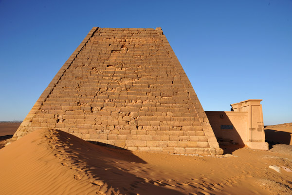 At one time, all the Merotic pyramids had similar chapels to Beg. N20