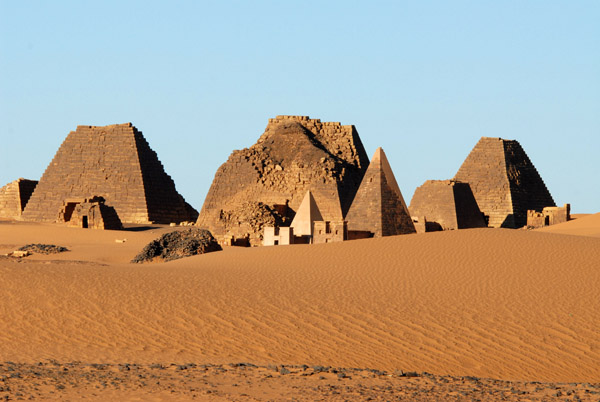 Northern Cemetery, Pyramids of Mero