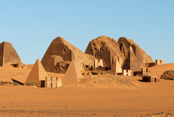 Northern Cemetery, Pyramids of Mero