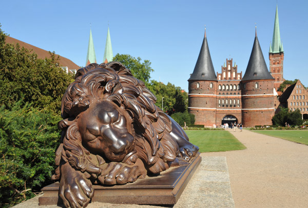 Bronze lion in front of the Holstentor, Lbeck