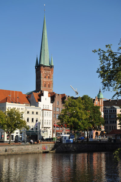 Petrikirche from across the Trave River