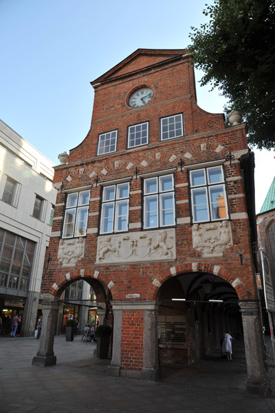 Lübecker Kanzeleigebäude, Mengstraße