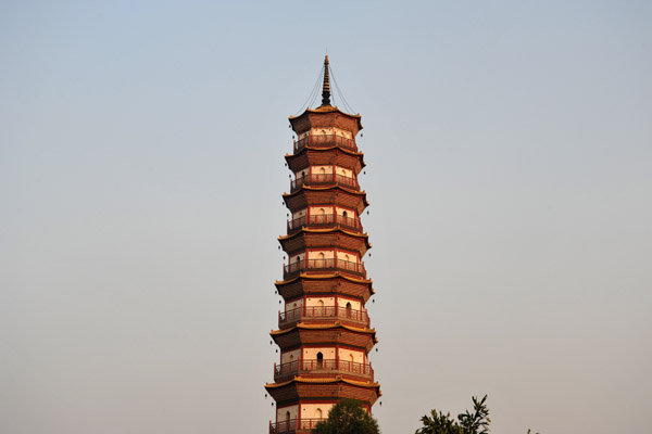 Chigang (Red Mound) Pagoda was built in 1619 during the reign of Ming Emperor Wanli