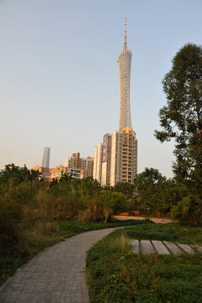 Canton Tower from the park at Chigang Pagoda
