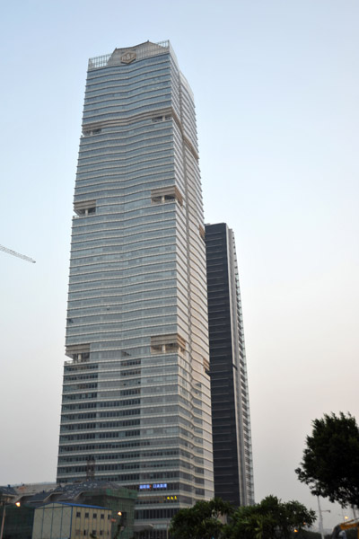 R & F Center, Zhugiang New Town