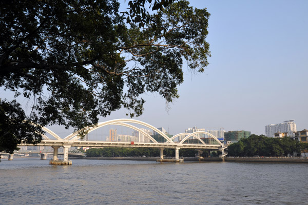 The Pearl River flows from the inland of southern China through Guangzhou to the delta near Hong Kong, Macau and Shenzhen