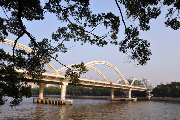 Jiefang Bridge (Liberation Bridge) over the Pearl River