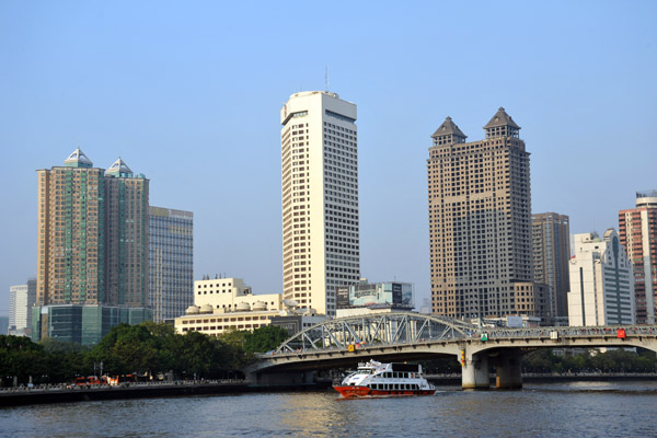 North bank of the Pear River at the Haizhu Bridge 