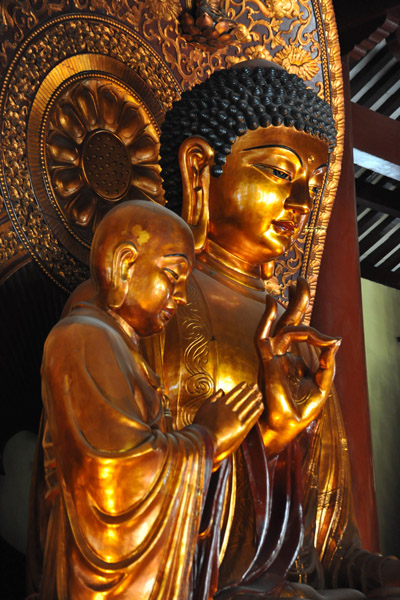 Mahavira Hall - Sakyamuni Buddha and disciple/attendant