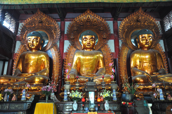 The Buddhas of the Three Ages, Daxiong Baodian Hall, Lirng Temple