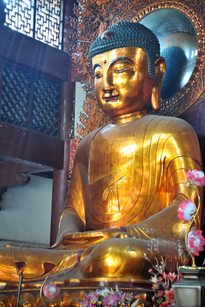 Statue of Amitabha, the Past Buddha